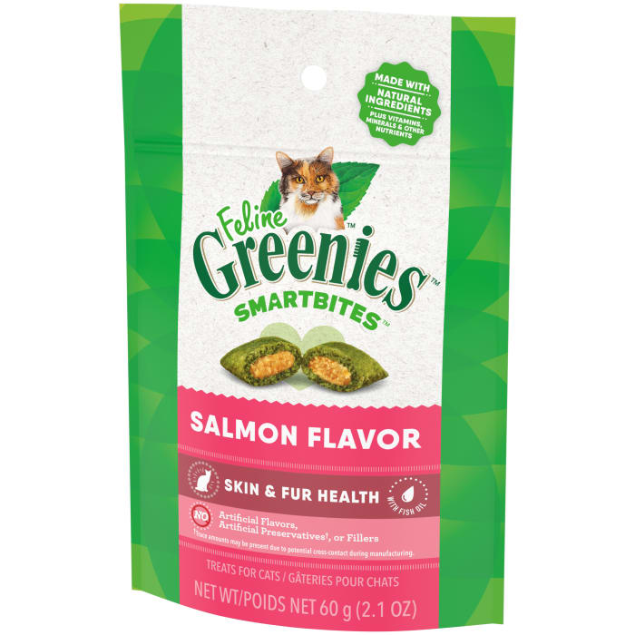 Greenies Feline SmartBites Skin & Fur Crunchy & Soft Adult Cat Treats Salmon 2.1oz