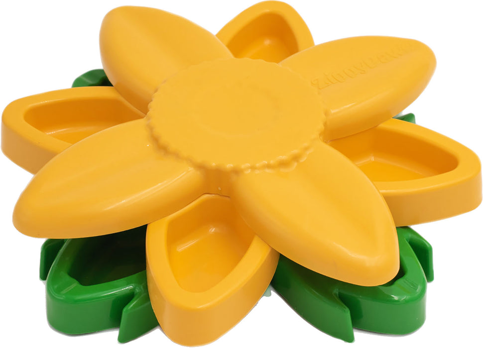 ZippyPaws Smartypaws Puzzler Sunflower Dog Toy, Green and Yellow