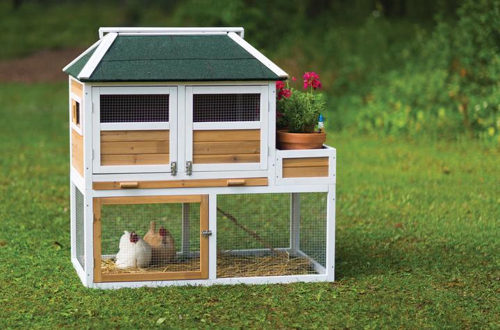 Prevue Pet Products Chicken Coop with Herb Planter