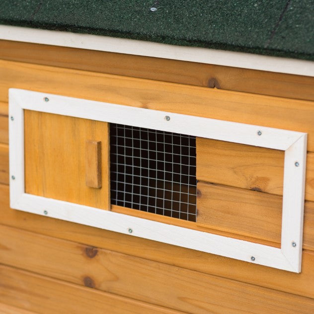 Prevue Pet Products Chicken Coop with Herb Planter